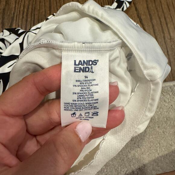 Lands End Womens Black White Floral Halter Tankini Swim Suit Top Plus Size 14 - Picture 5 of 7